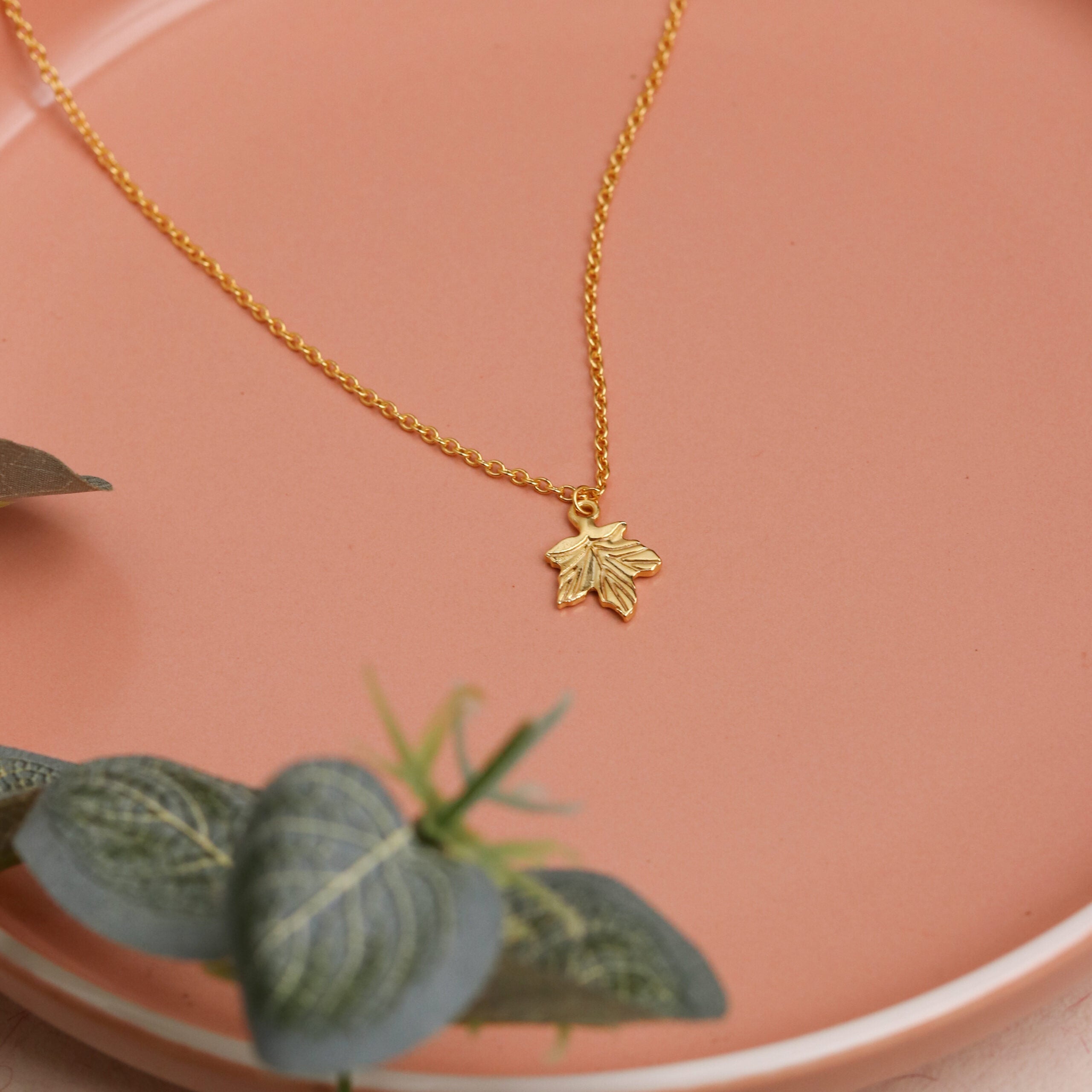 ☆Eaphi LEAF NECKLACE gold☆エフィ ゴールド ネックレス Casual Gold Plated Leaf Pendant | Pendant For Women | Johori