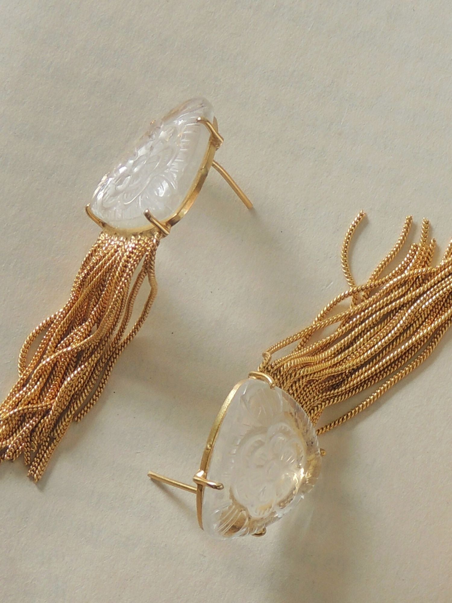 Western White Craving Stone Chain Earring - Johori