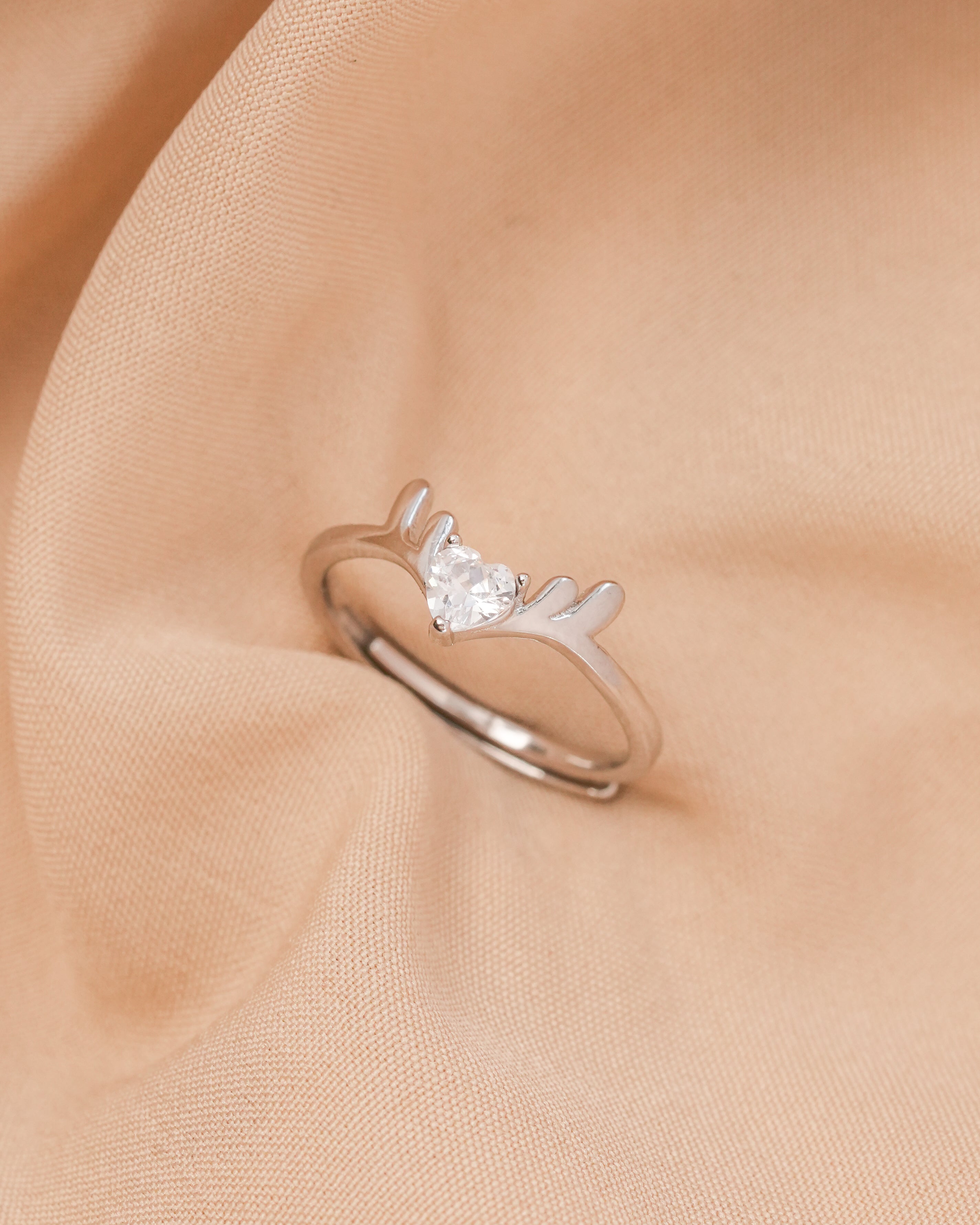 Silver heart rings online